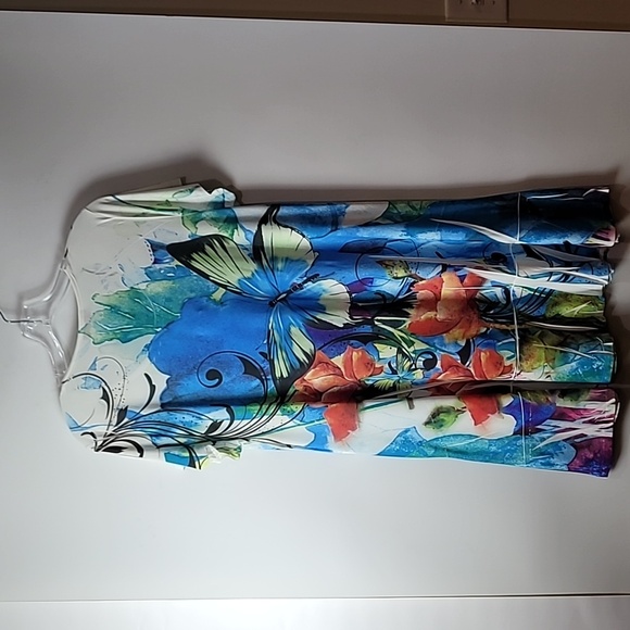 Reina Butterfly Floral Travel Dress! W/POCKETS - Picture 11 of 13